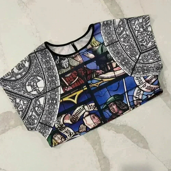 Love Culture Cathedral Stained Glass Short Sleeve Crop Top Shirt Women’s Large - Picture 1 of 7